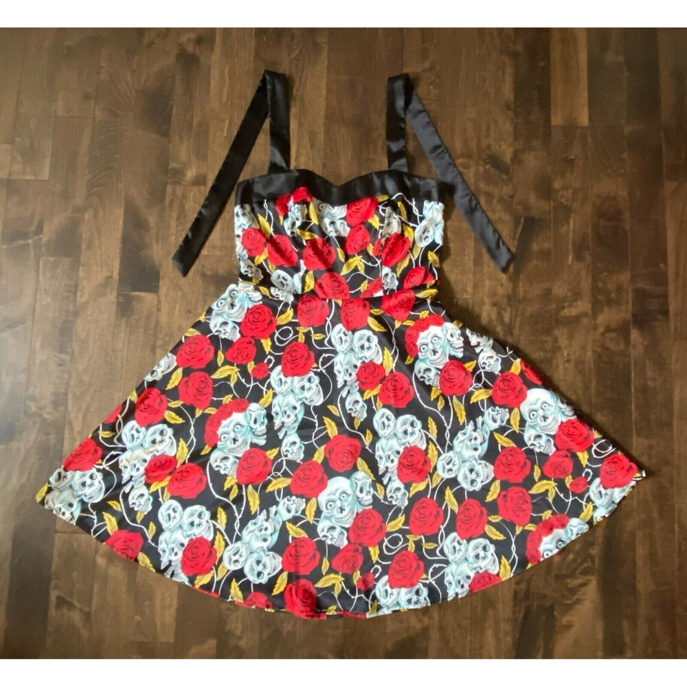 Dress Tells Skull & Roses Halter Swing Dress Women’s XXL